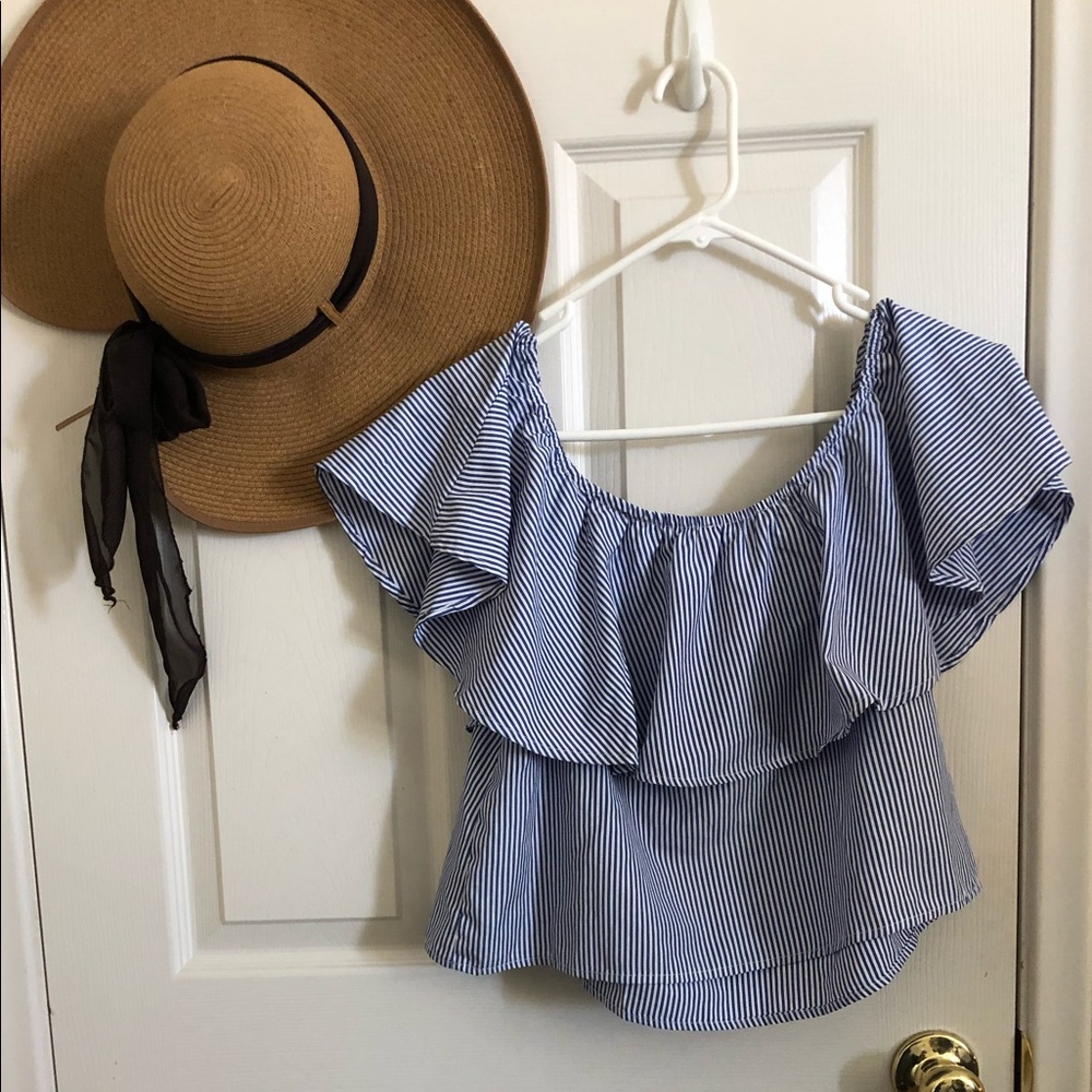 Forever 21 Off-the-Shoulder crop top